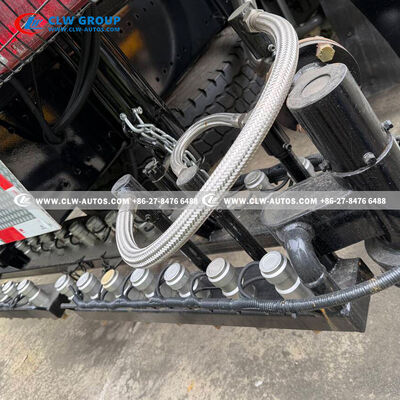 SINOTRUK HOWO 6x4 340HP Intelligent Asphalt Distributor Truck for Road Construction